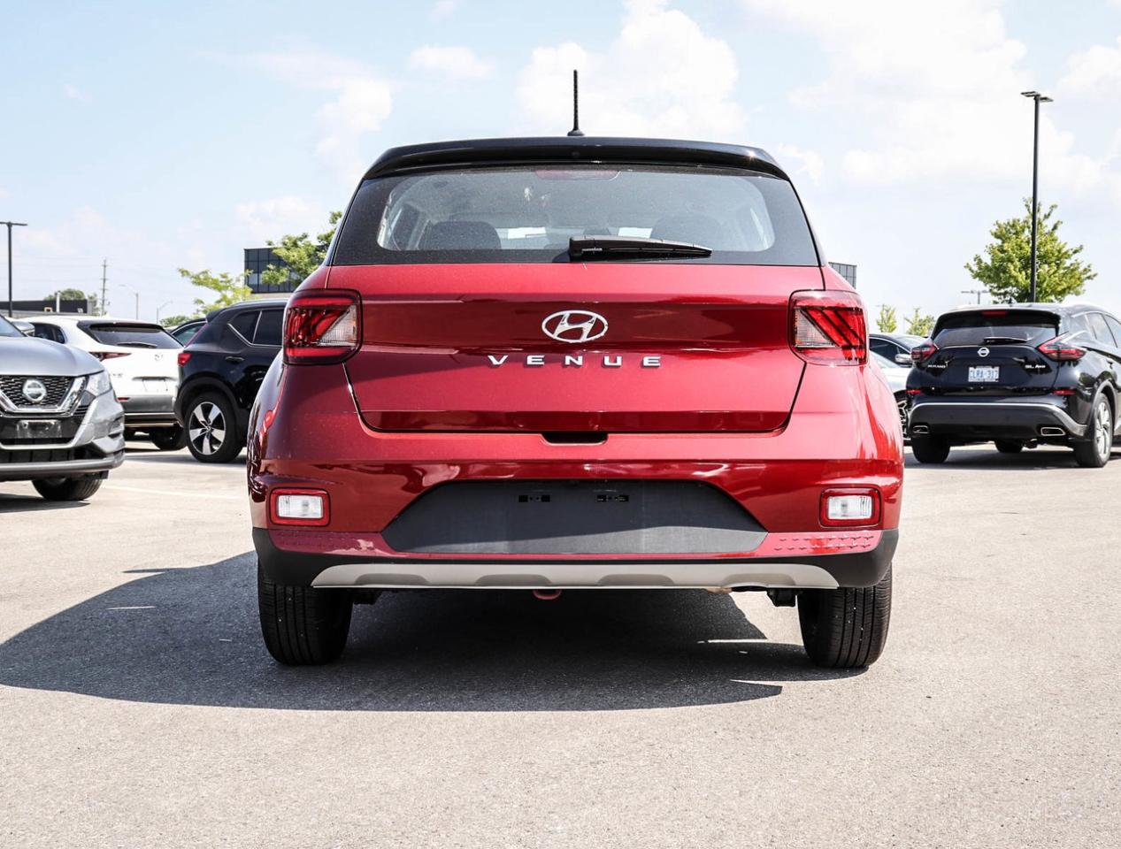 2024 Hyundai Venue Essential !!! LOW KM !!! DIGITAL DASH   HEATED SEA Photo