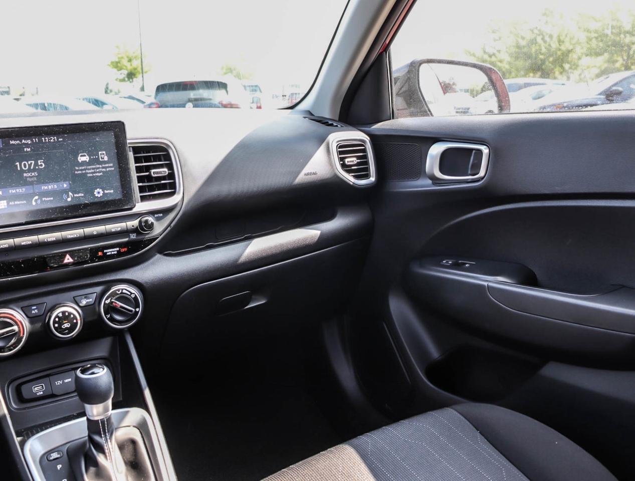 2024 Hyundai Venue Essential Photo