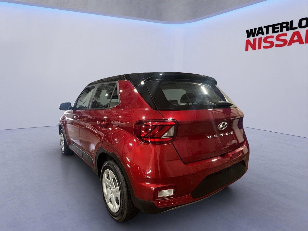 2024 Hyundai Venue Essential !!! LOW KM !!! DIGITAL DASH   HEATED SEA Photo2