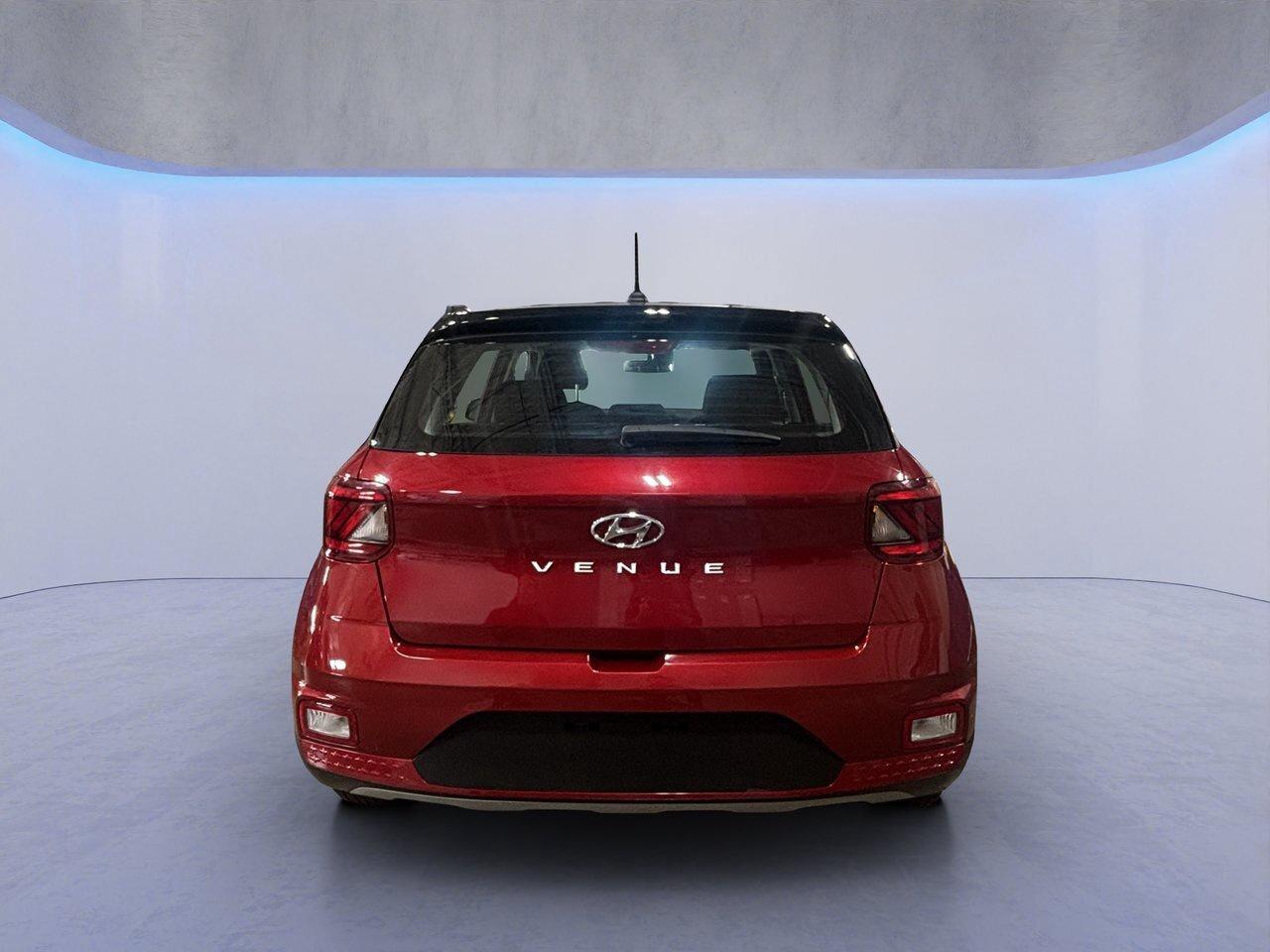 2024 Hyundai Venue Essential !!! LOW KM !!! DIGITAL DASH   HEATED SEA Photo