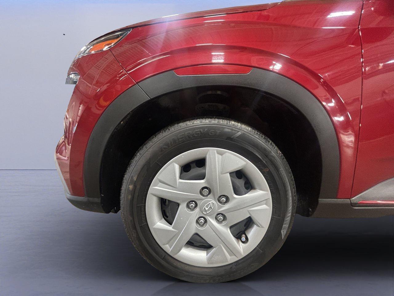 2024 Hyundai Venue Essential !!! LOW KM !!! DIGITAL DASH   HEATED SEA Photo