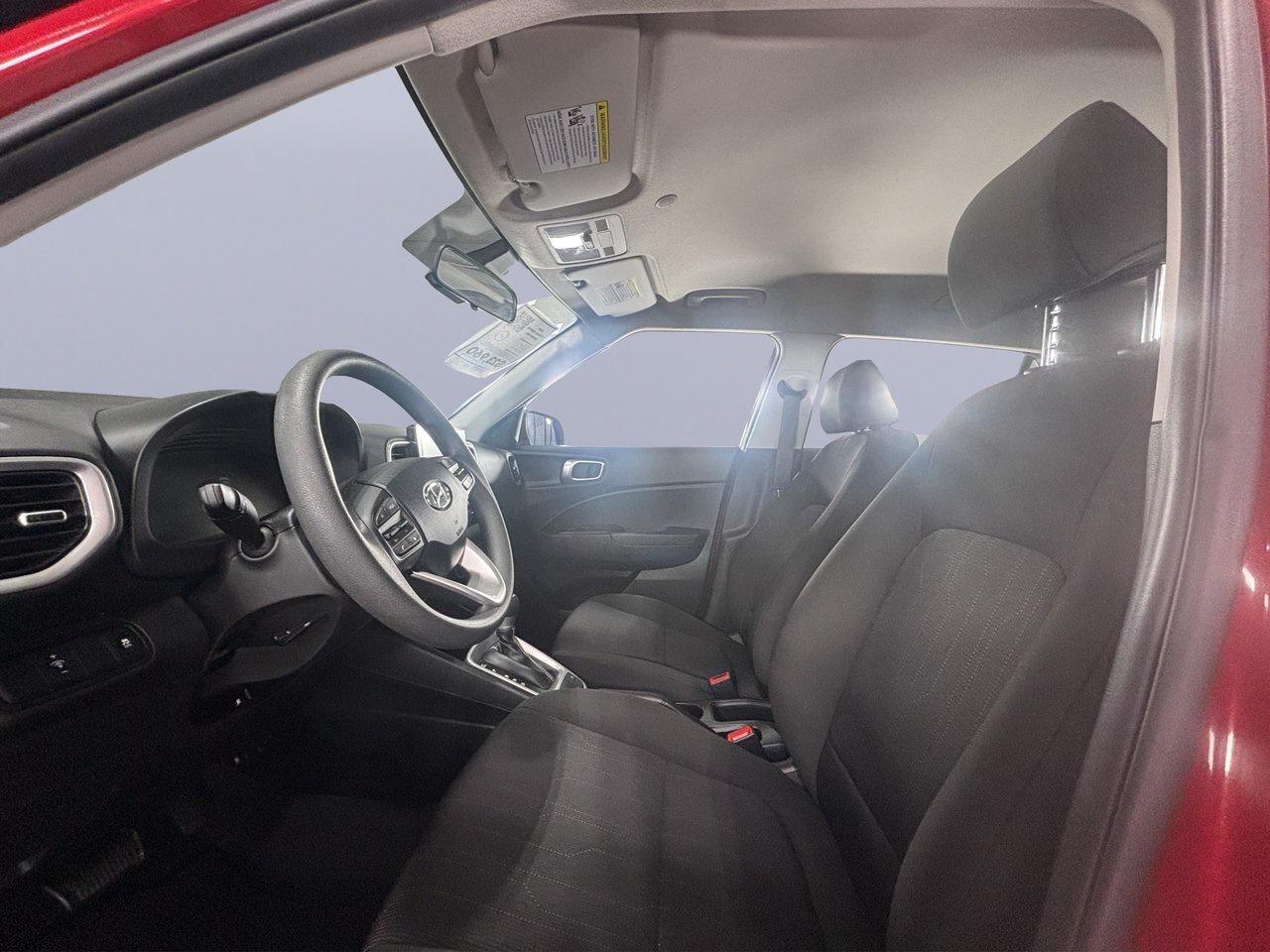 2024 Hyundai Venue Essential !!! LOW KM !!! DIGITAL DASH   HEATED SEA Photo