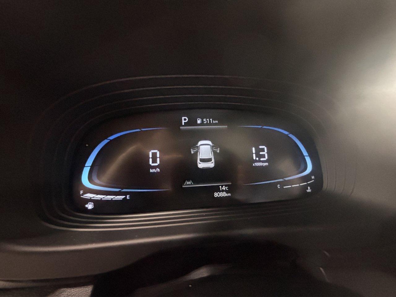 2024 Hyundai Venue Essential !!! LOW KM !!! DIGITAL DASH   HEATED SEA Photo