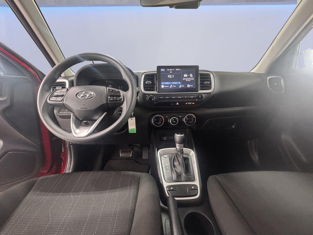 2024 Hyundai Venue Essential !!! LOW KM !!! DIGITAL DASH   HEATED SEA Photo