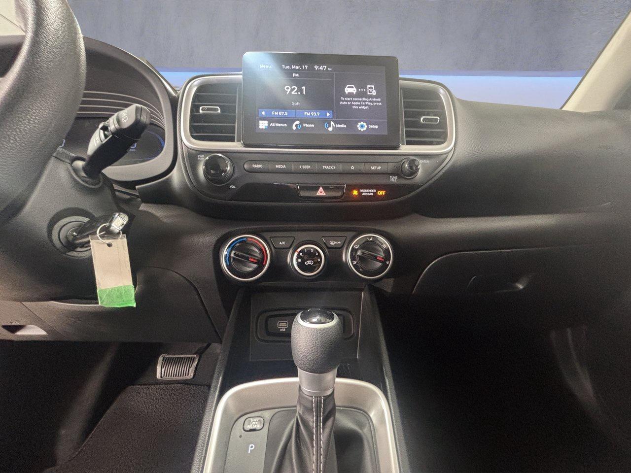 2024 Hyundai Venue Essential !!! LOW KM !!! DIGITAL DASH   HEATED SEA Photo