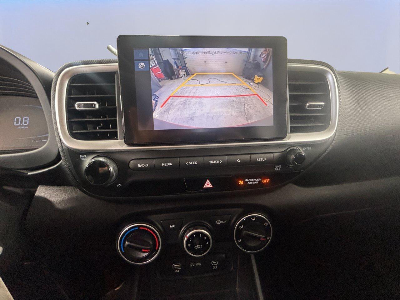 2024 Hyundai Venue Essential !!! LOW KM !!! DIGITAL DASH   HEATED SEA Photo