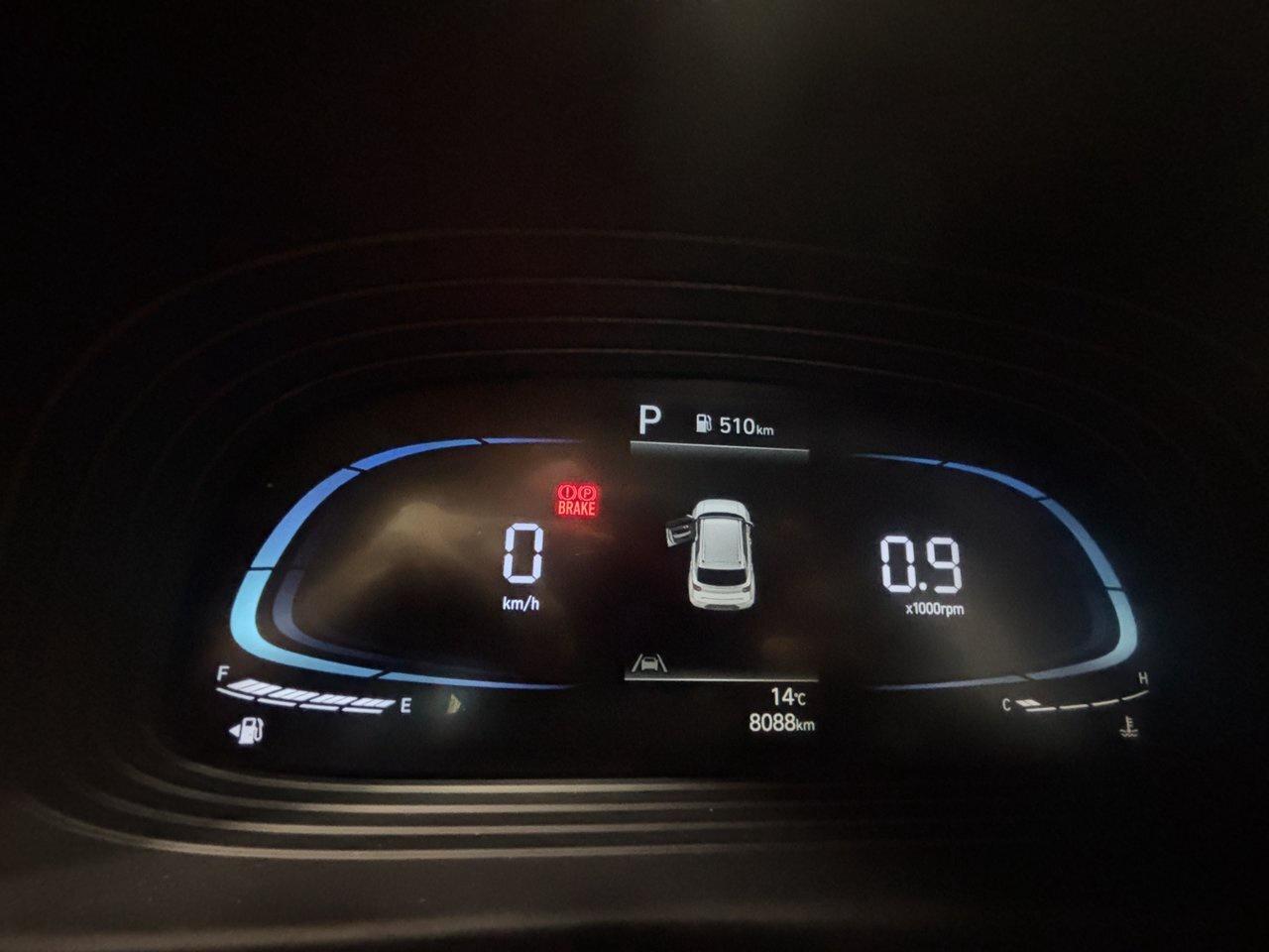 2024 Hyundai Venue Essential !!! LOW KM !!! DIGITAL DASH   HEATED SEA Photo