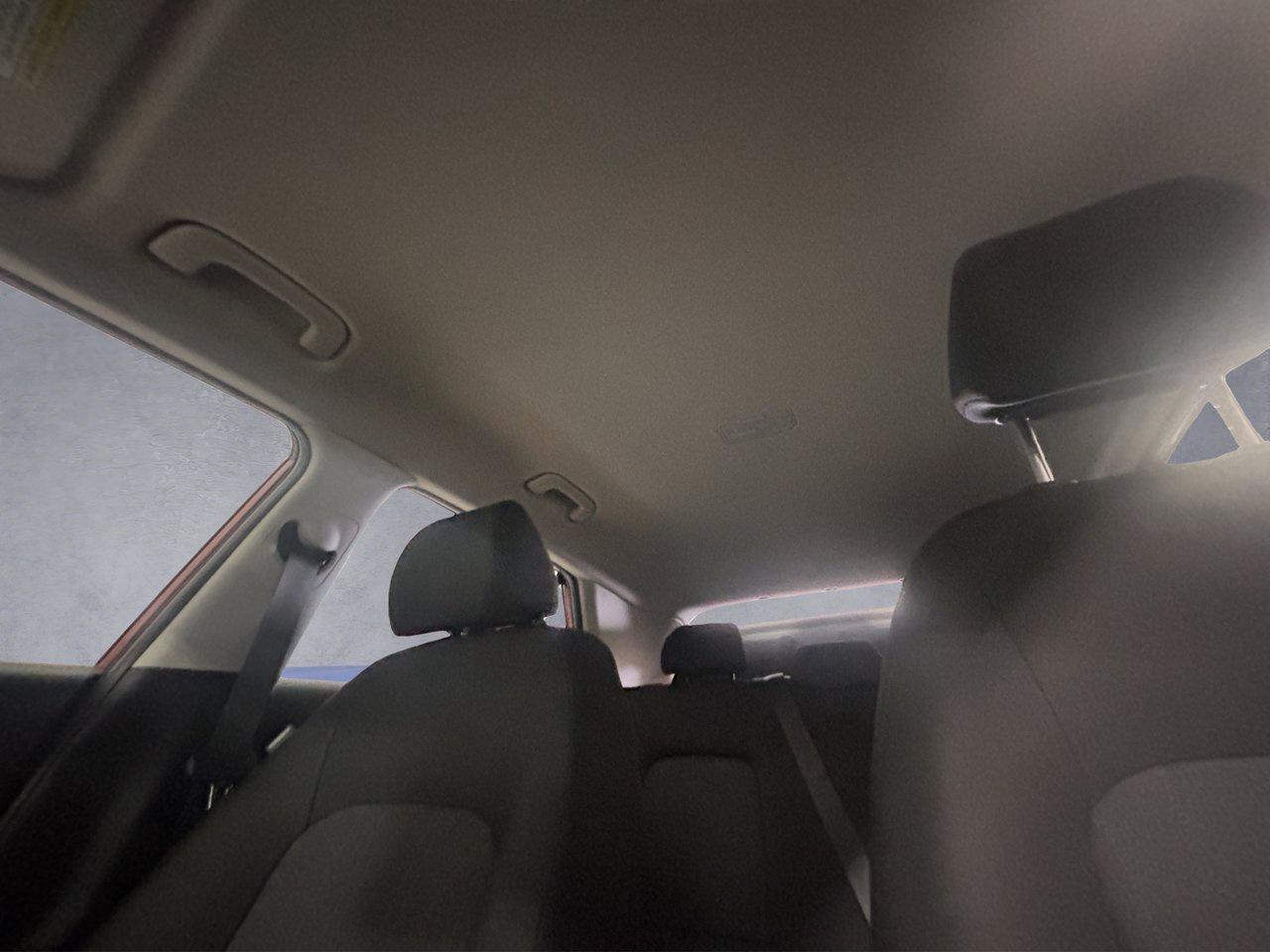 2024 Hyundai Venue Essential !!! LOW KM !!! DIGITAL DASH   HEATED SEA Photo