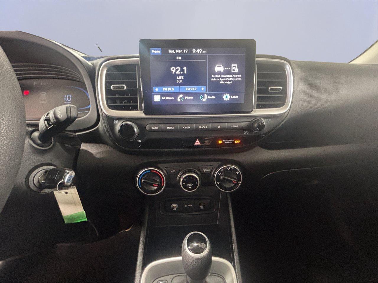 2024 Hyundai Venue Essential !!! LOW KM !!! DIGITAL DASH   HEATED SEA Photo