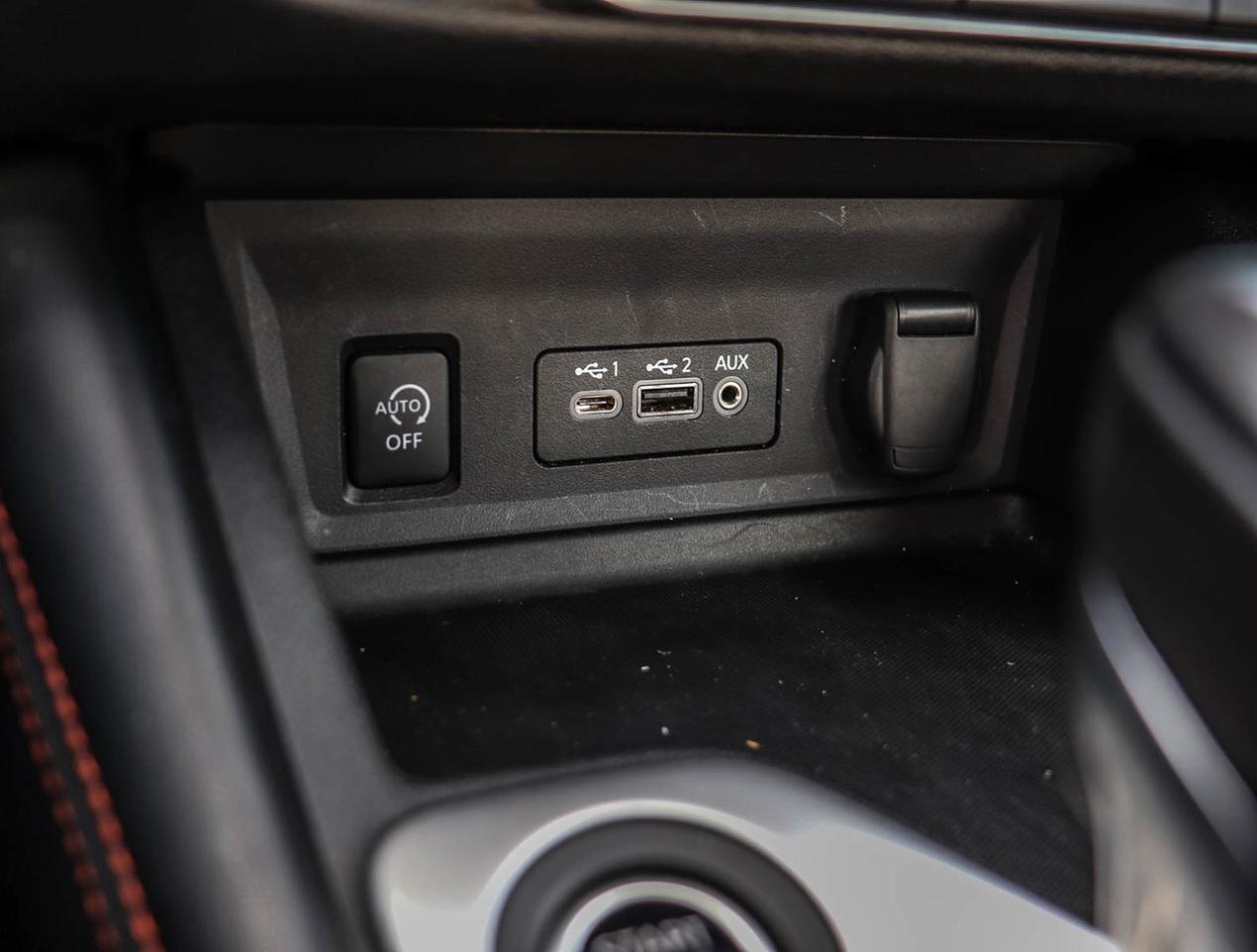 2024 Nissan Sentra SR Photo