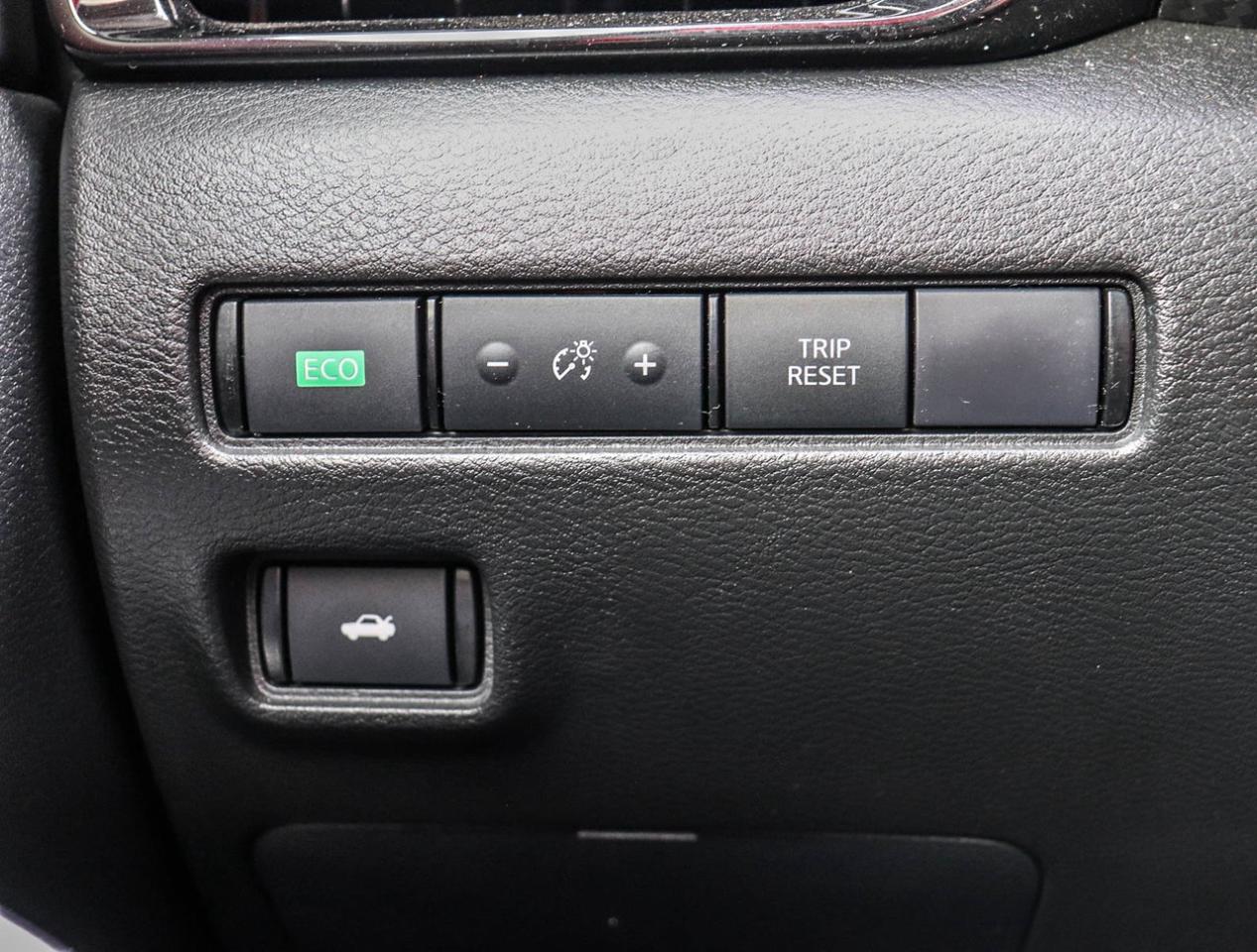 2024 Nissan Sentra SR Photo