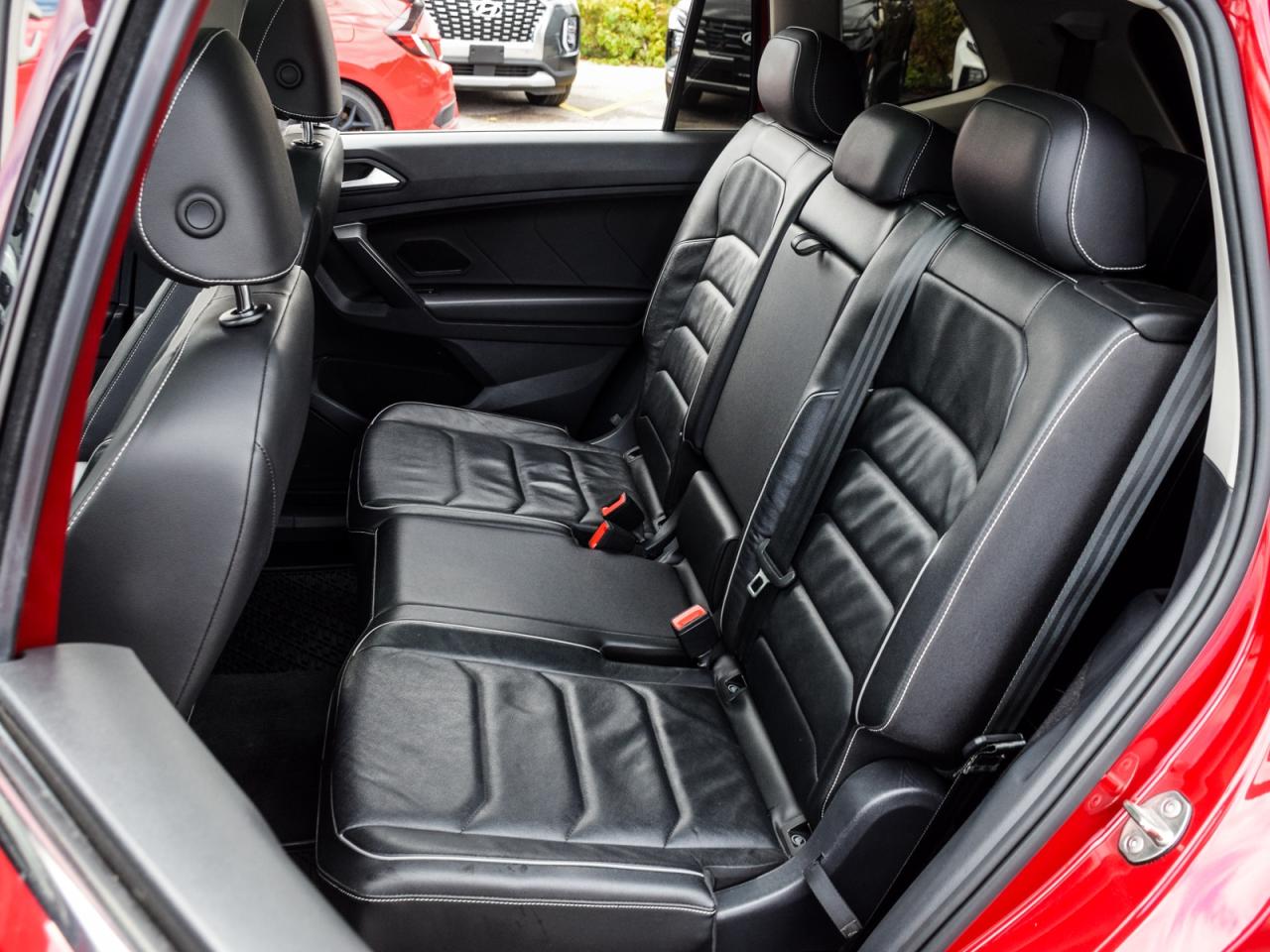 2021 Volkswagen Tiguan AWD   No accidents, 7-Passenger, #1 Price & Value Photo