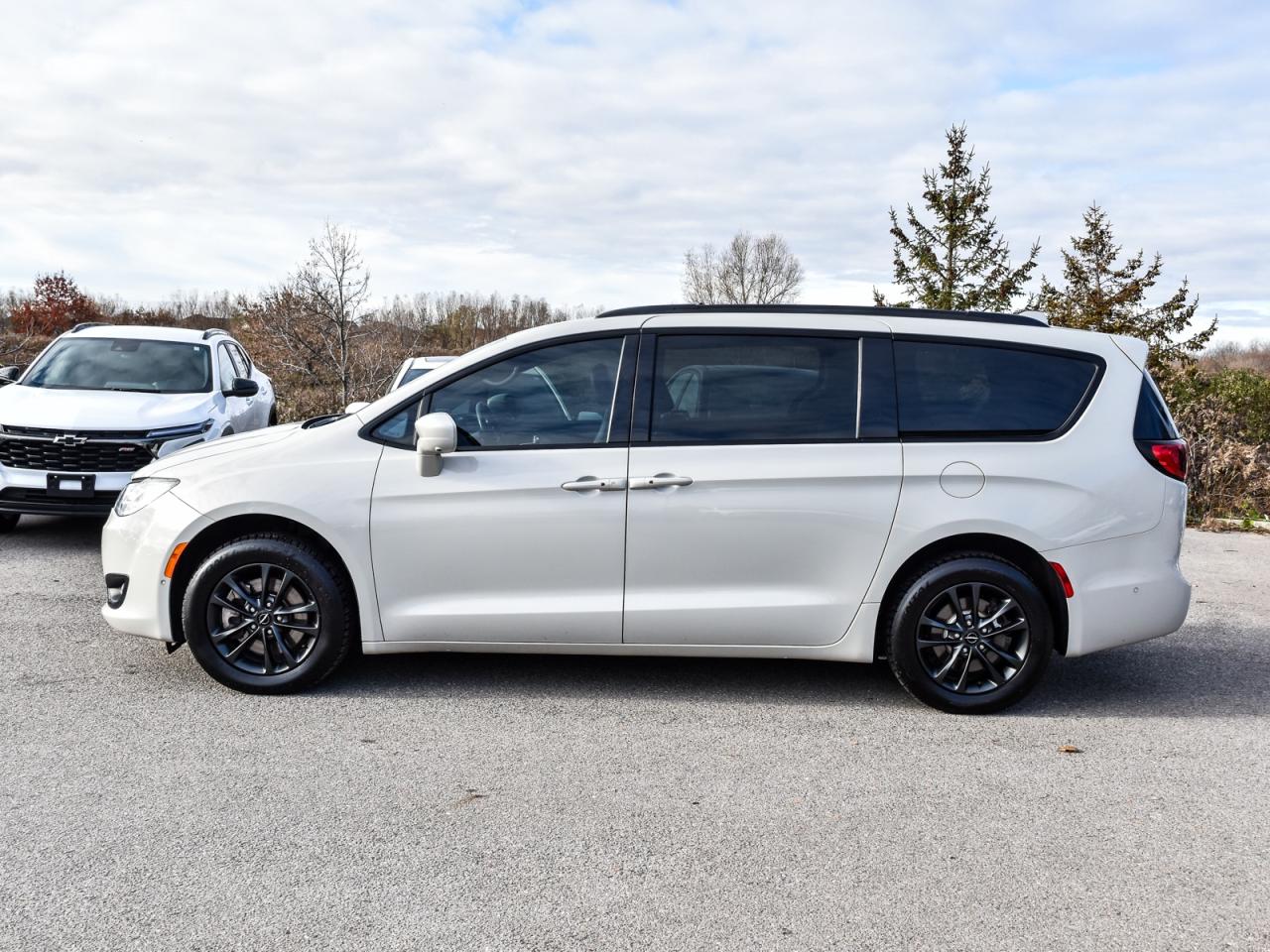 2020 Chrysler Pacifica STOW N GO   1owner   No Accidents   Full Serv Recs Photo