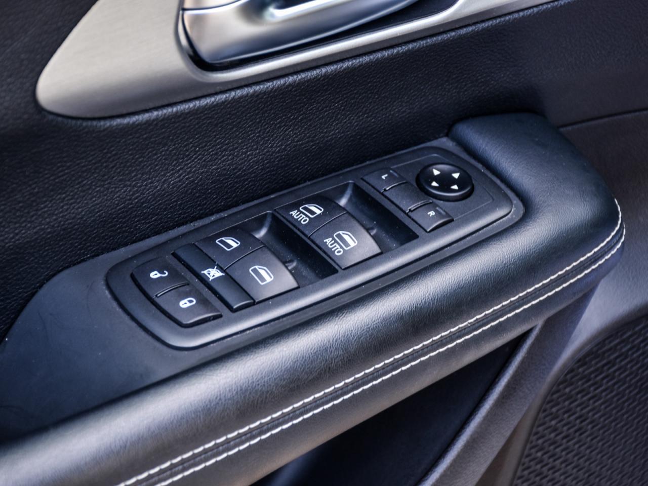 2020 Chrysler Pacifica STOW N GO   1owner   No Accidents   Full Serv Recs Photo