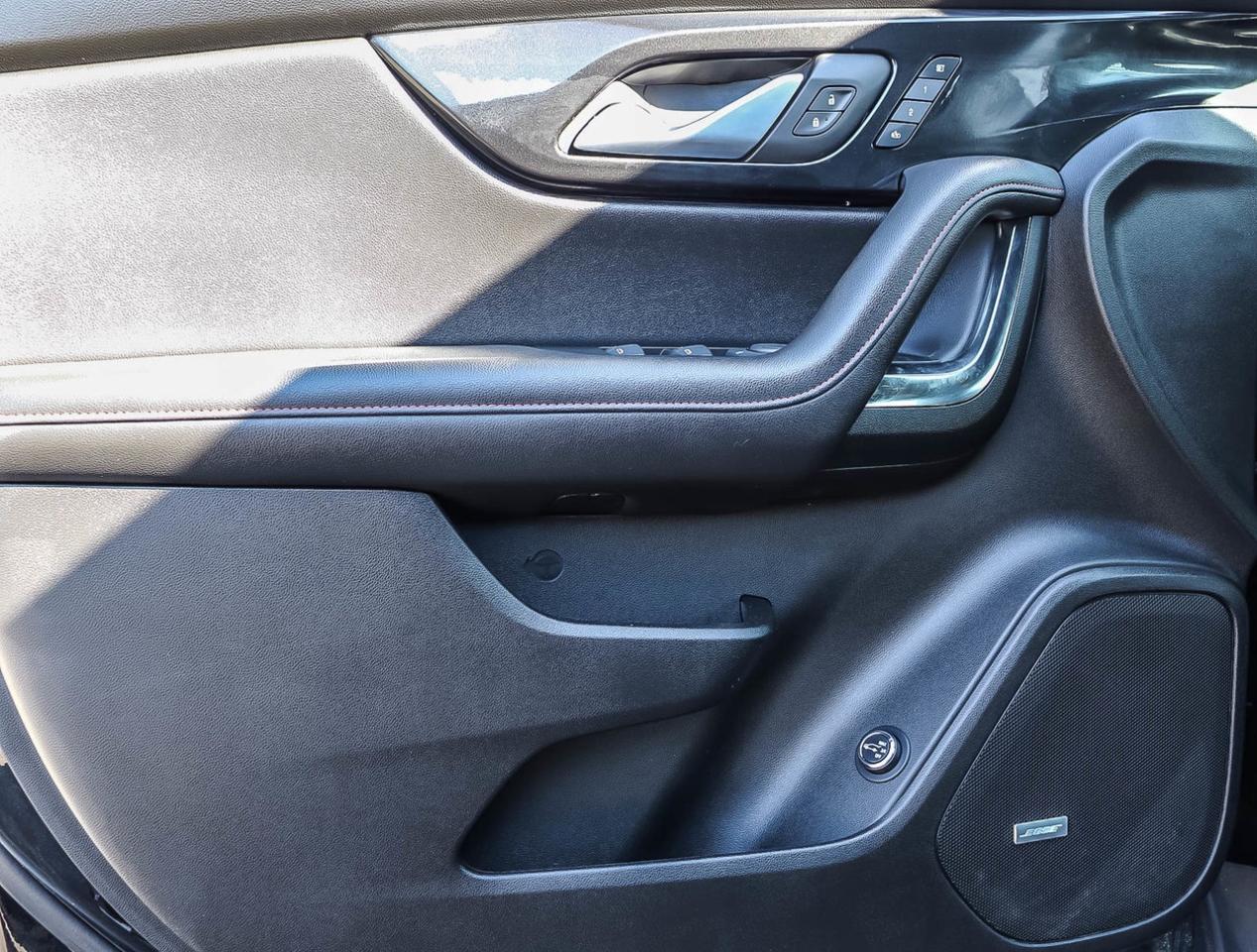 2022 Chevrolet Blazer RS !!! NO ACCIDENTS !!! ONE OWNER !!! 21 ALLOYS Photo