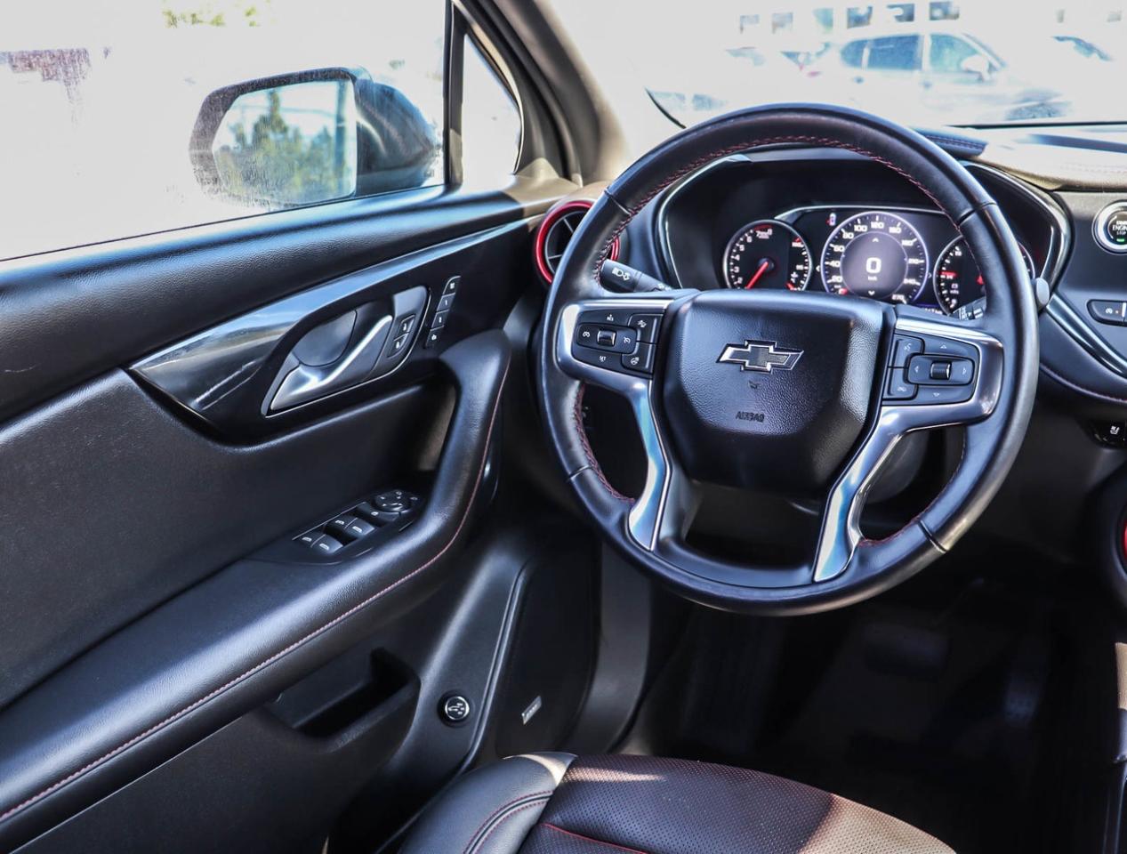 2022 Chevrolet Blazer RS !!! NO ACCIDENTS !!! ONE OWNER !!! 21 ALLOYS Photo