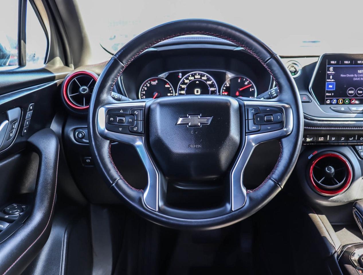 2022 Chevrolet Blazer RS !!! NO ACCIDENTS !!! ONE OWNER !!! 21 ALLOYS Photo