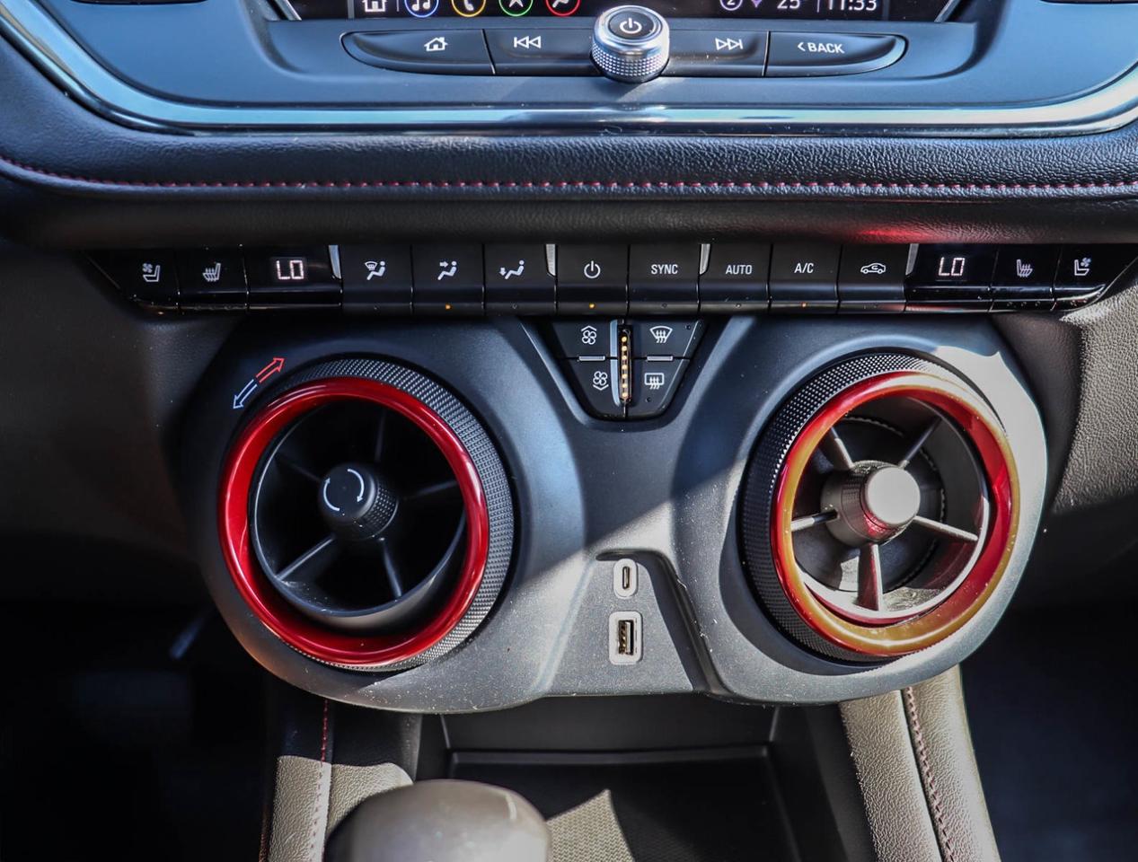 2022 Chevrolet Blazer RS !!! NO ACCIDENTS !!! ONE OWNER !!! 21 ALLOYS Photo