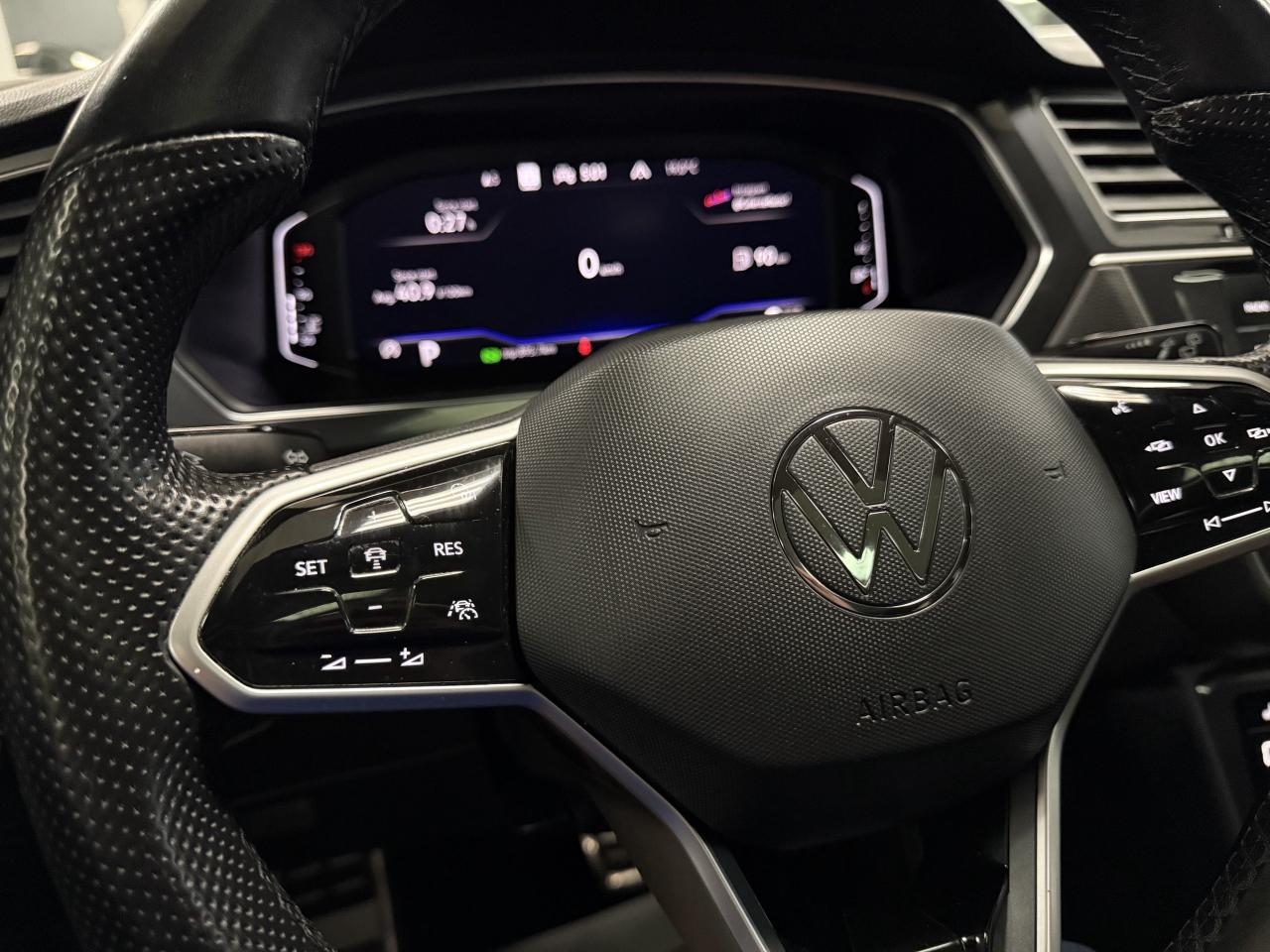 2022 Volkswagen Tiguan Highline R-Line 4MOTION**7 PASSENGER*NO ACCIDENTS! Photo