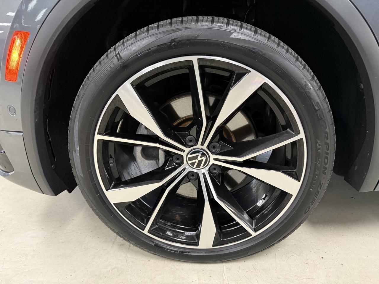 2022 Volkswagen Tiguan Highline R-Line 4MOTION**7 PASSENGER*NO ACCIDENTS! Photo