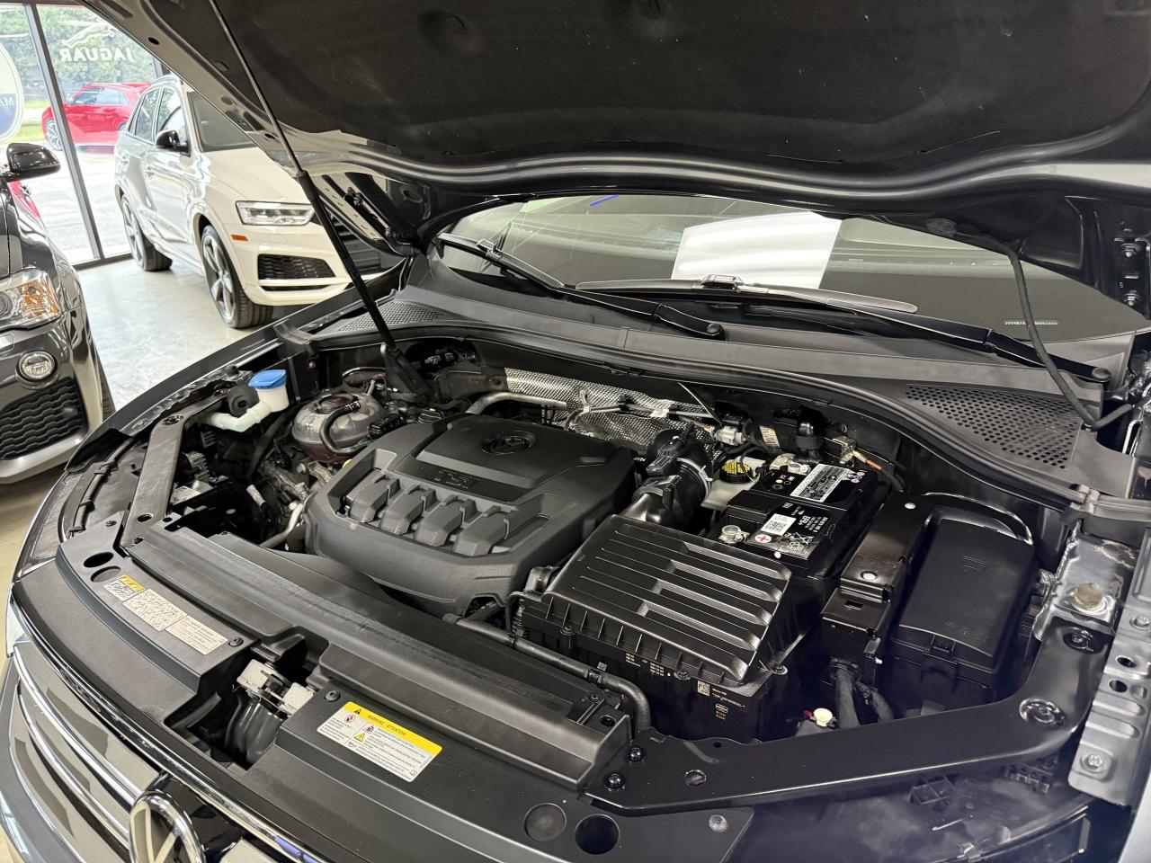 2022 Volkswagen Tiguan Highline R-Line 4MOTION**7 PASSENGER*NO ACCIDENTS! Photo