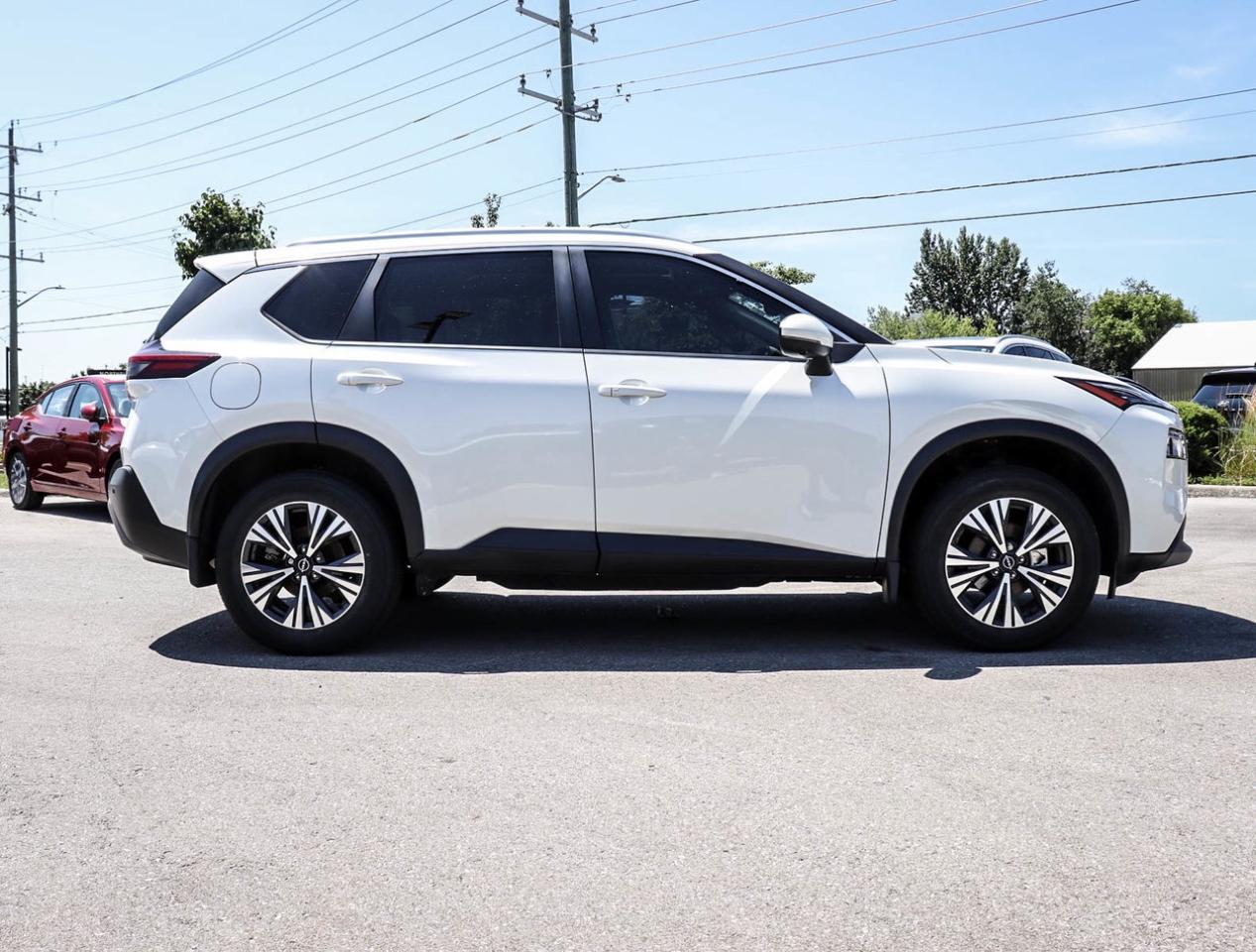 2023 Nissan Rogue SV Moonroof 1.5L TURBO AWD Photo3