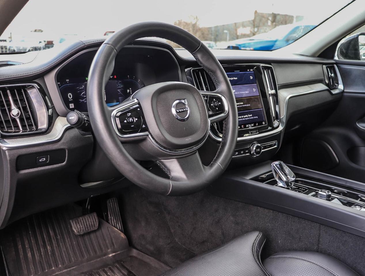 2024 Volvo S60 Ultimate Dark Theme Photo