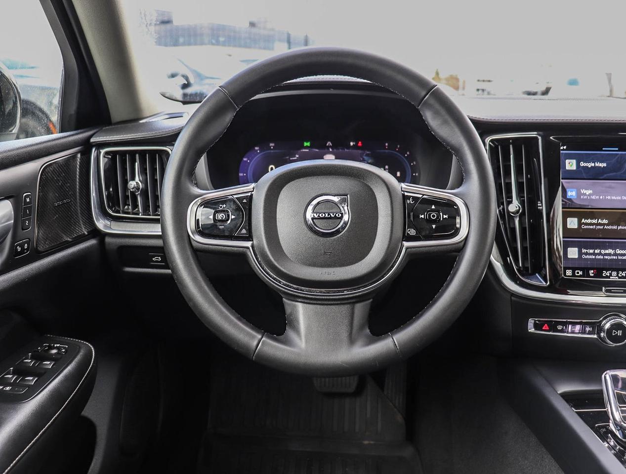 2024 Volvo S60 Ultimate Dark Theme Photo