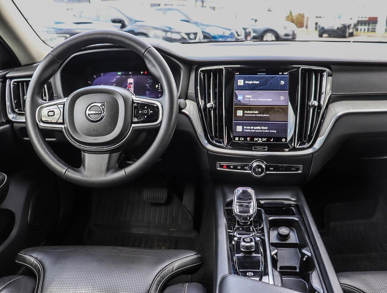 2024 Volvo S60 Ultimate Dark Theme Photo