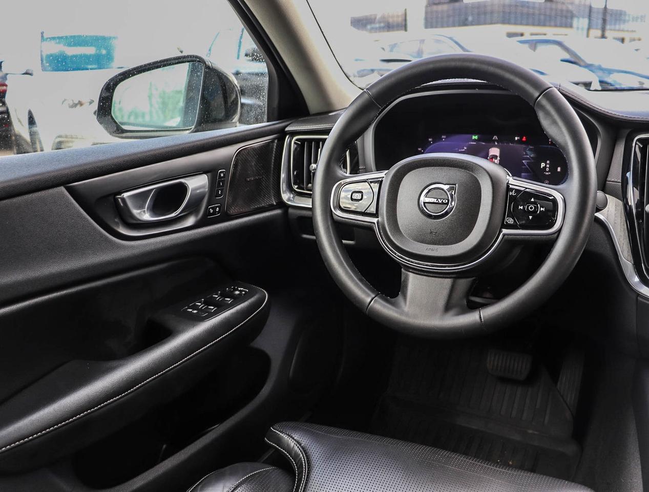 2024 Volvo S60 Ultimate Dark Theme Photo