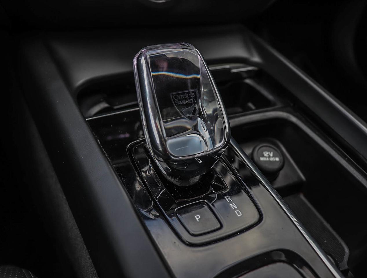 2024 Volvo S60 Ultimate Dark Theme Photo