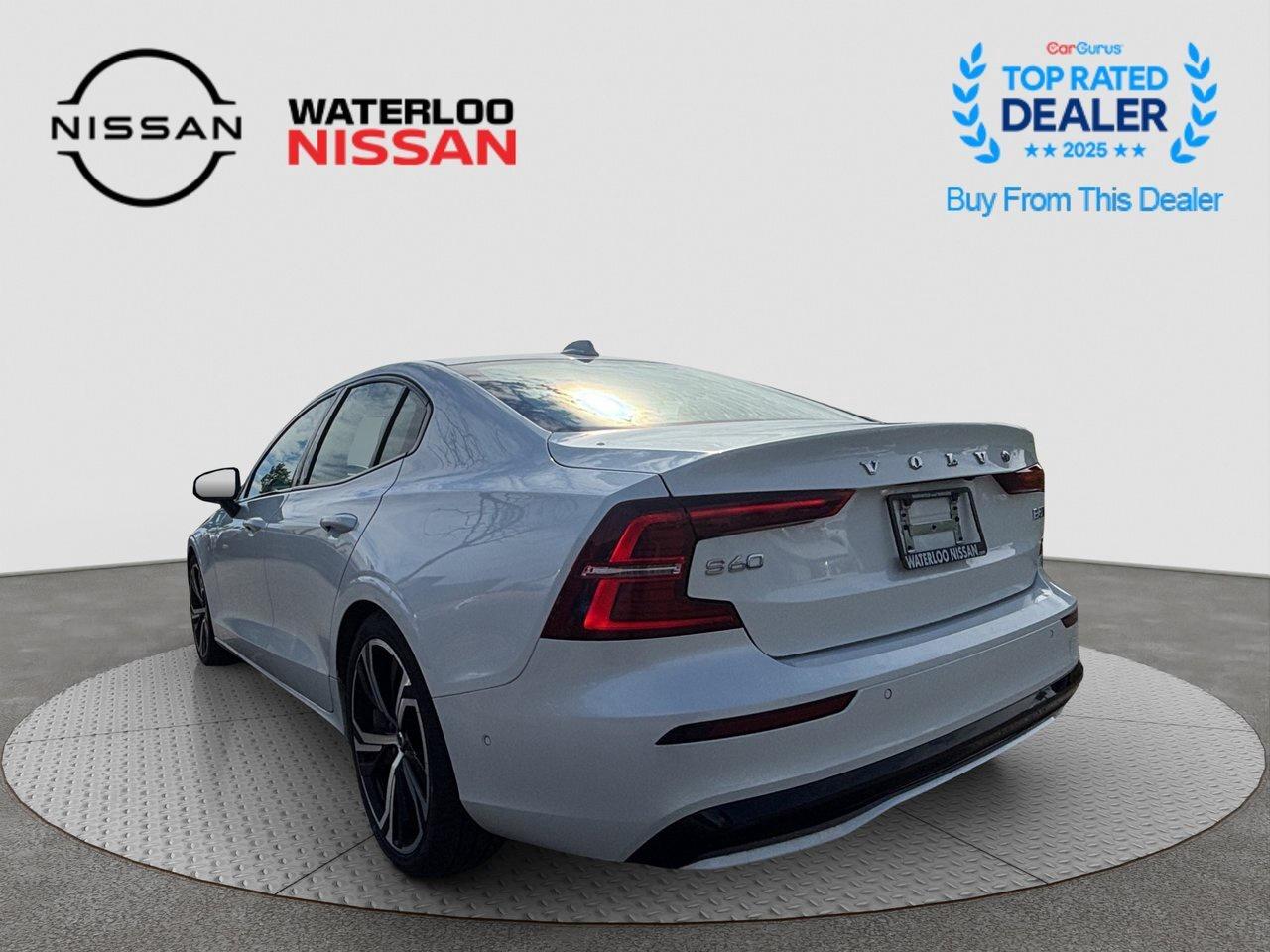 2024 Volvo S60 Ultimate Dark Theme Photo2