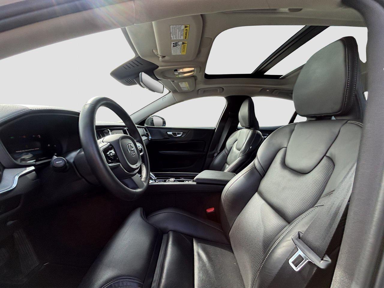 2024 Volvo S60 Ultimate Dark Theme Photo