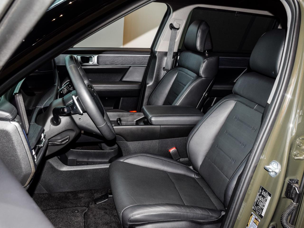 2025 Hyundai Santa Fe Used Demonstrator   Demo $$   Free Winter Tires Photo