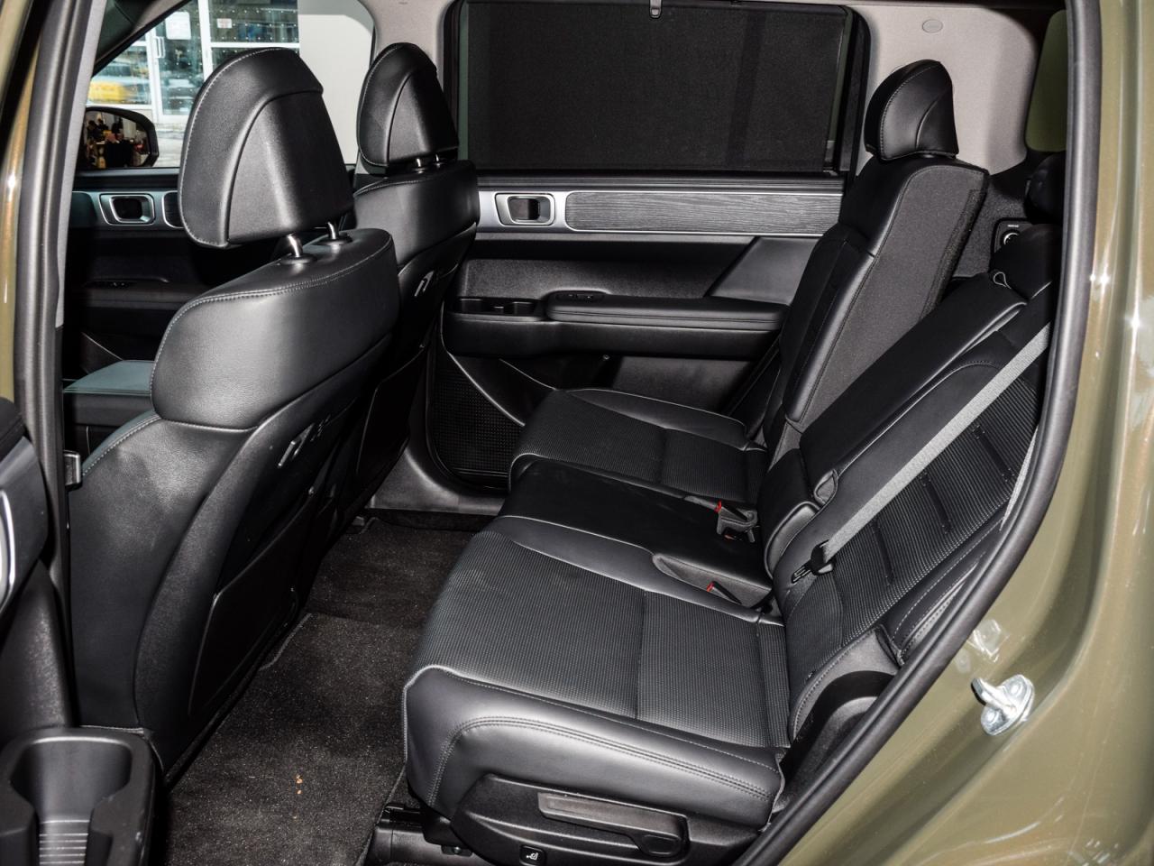 2025 Hyundai Santa Fe Used Demonstrator   Demo $$   Free Winter Tires Photo