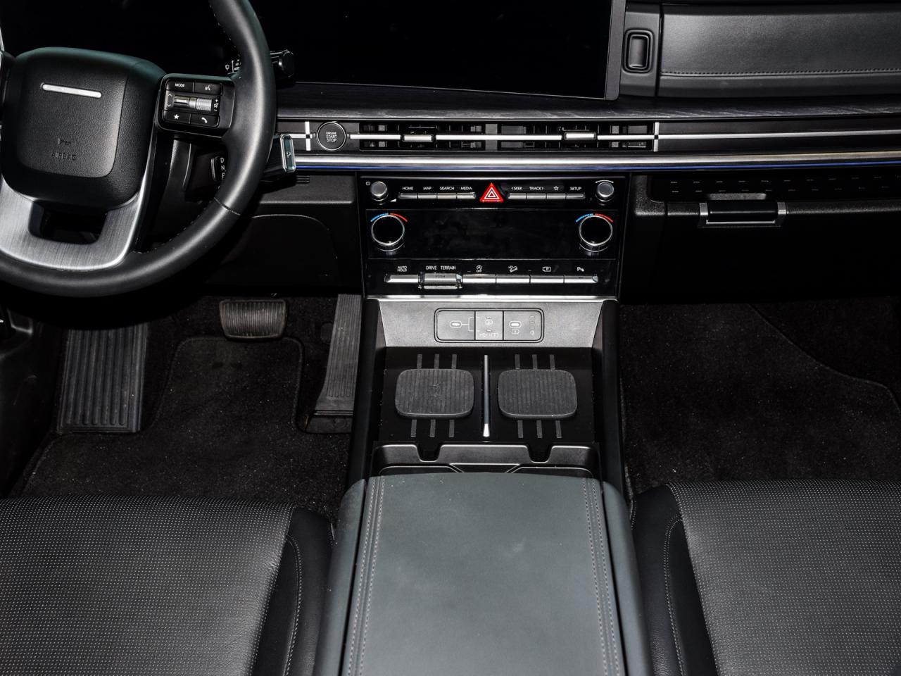 2025 Hyundai Santa Fe Used Demonstrator   Demo $$   Free Winter Tires Photo