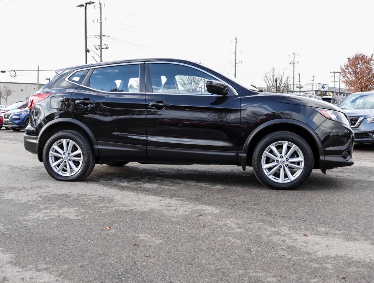 2018 Nissan Qashqai S Photo3