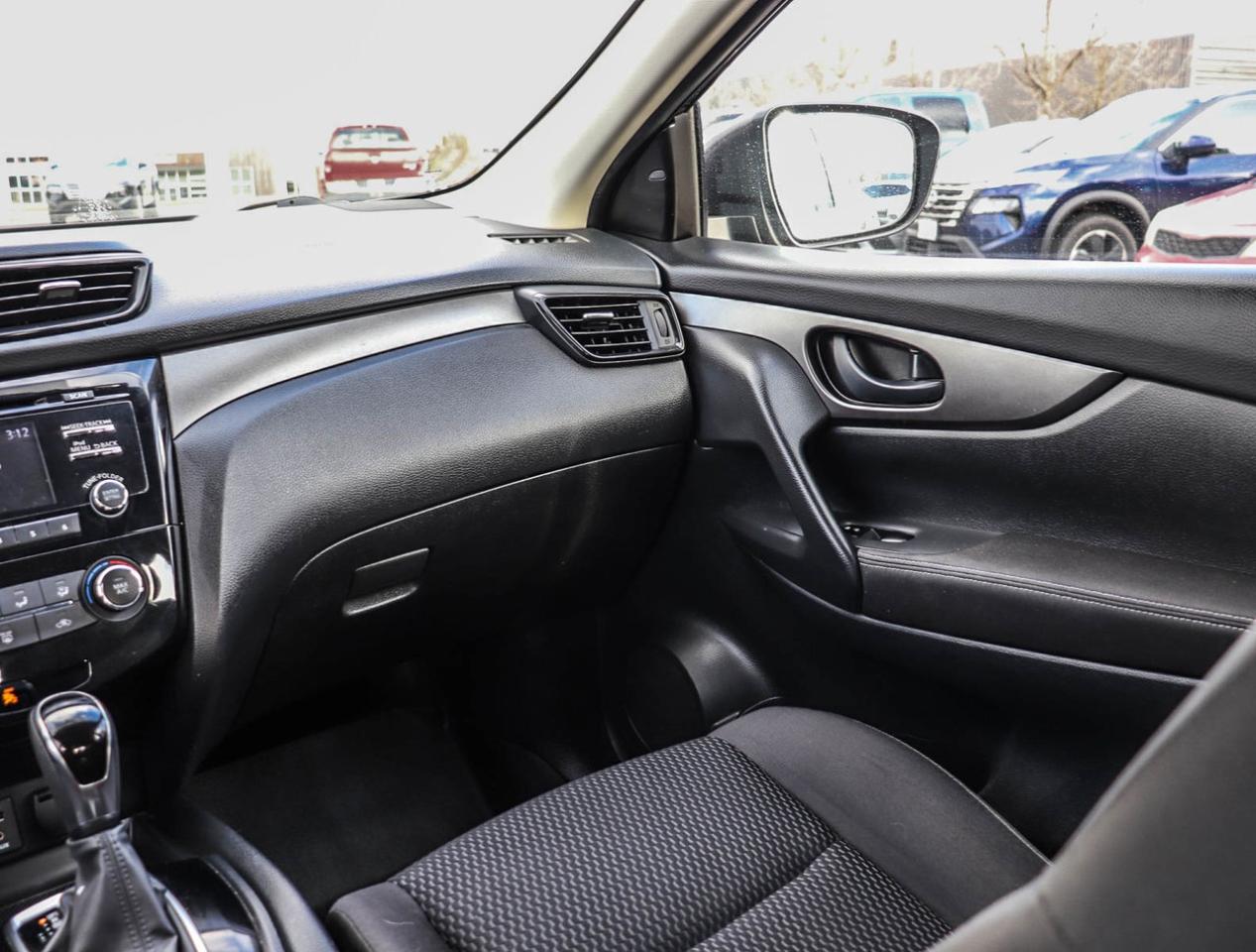 2018 Nissan Qashqai S Photo