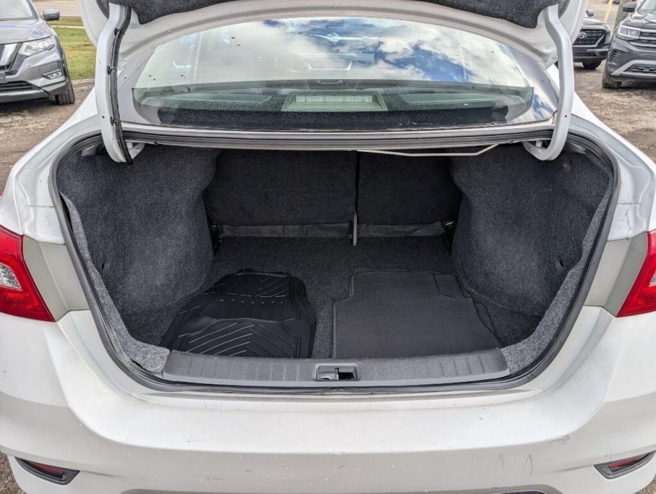 2018 Nissan Sentra SV Photo