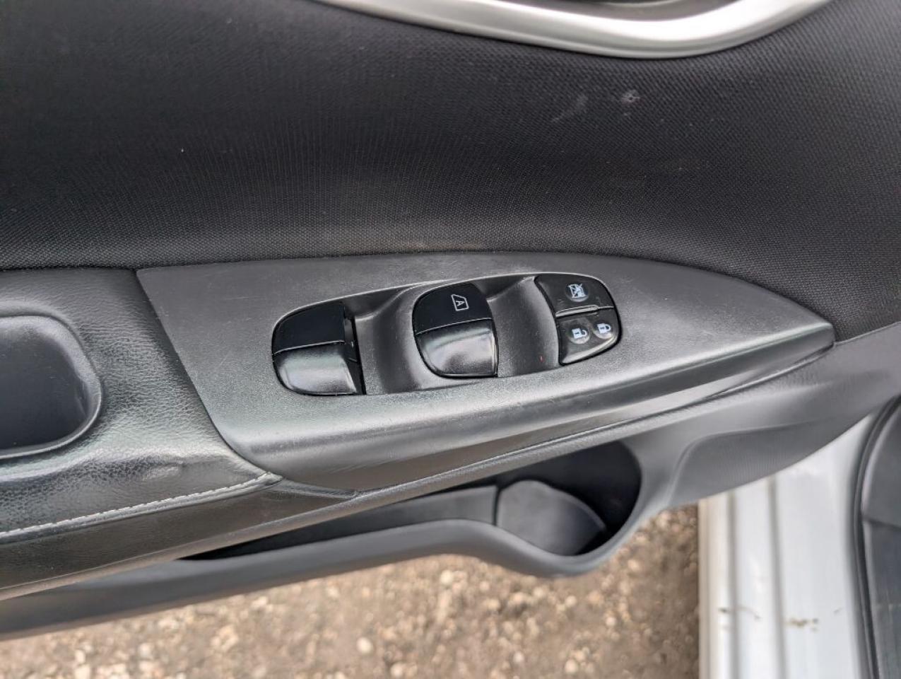 2018 Nissan Sentra SV Photo