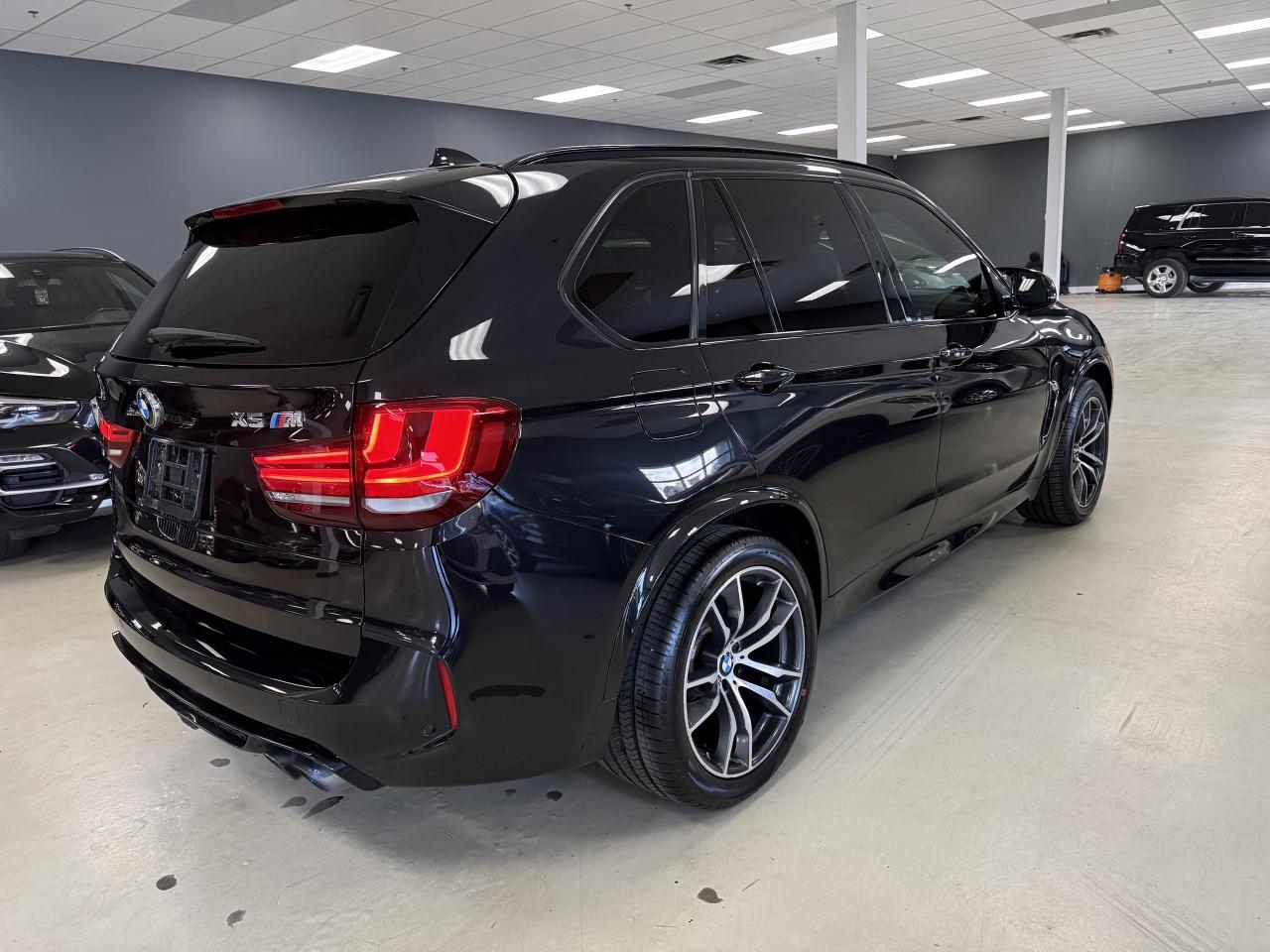 2016 BMW X5 M AWD 4dr///NO ACCIDENTS///567HP///RED ON BLACK/// Photo4