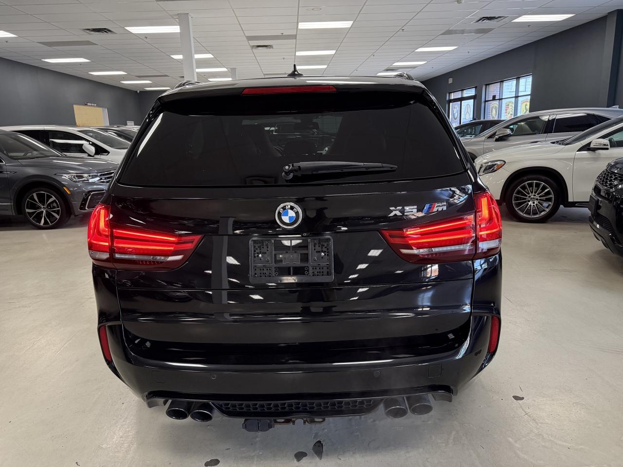 2016 BMW X5 M AWD 4dr///NO ACCIDENTS///567HP///RED ON BLACK/// Photo3