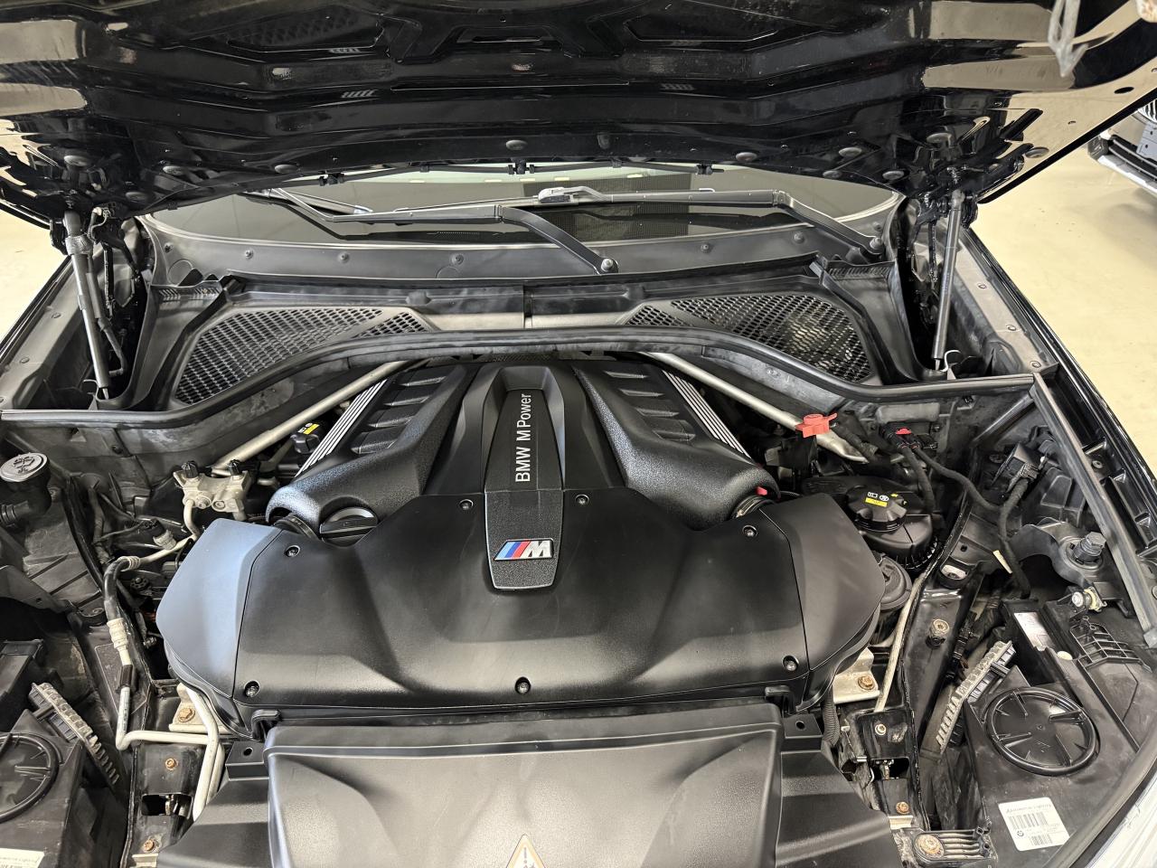 2016 BMW X5 M AWD 4dr///NO ACCIDENTS///567HP///RED ON BLACK/// Photo