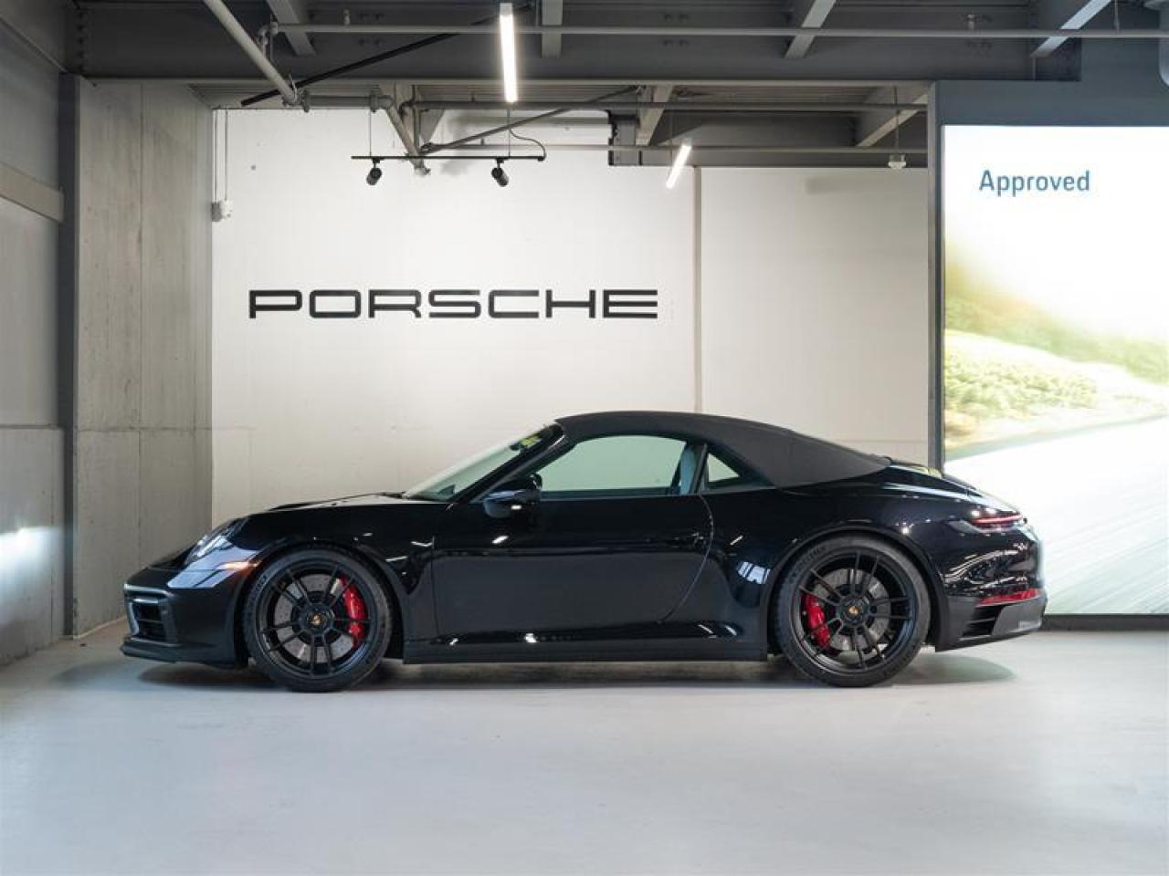 2023 Porsche 911 Carrera 4 GTS Cabriolet Photo