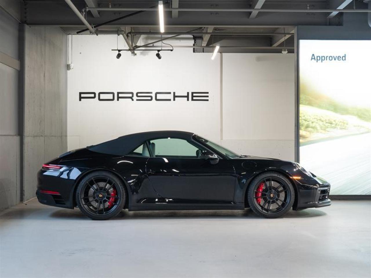 2023 Porsche 911 Carrera 4 GTS Cabriolet Photo