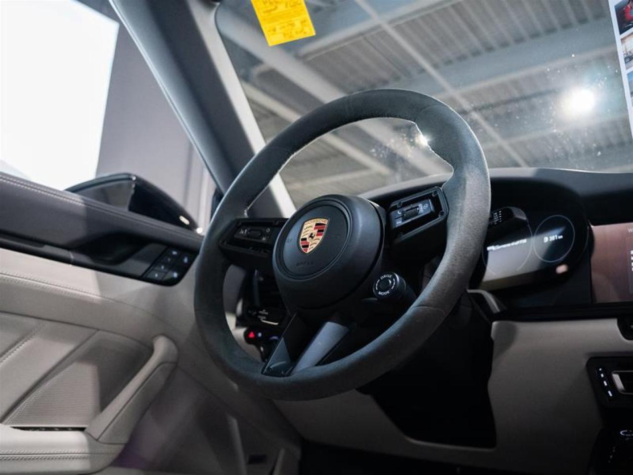 2023 Porsche 911 Carrera 4 GTS Cabriolet Photo