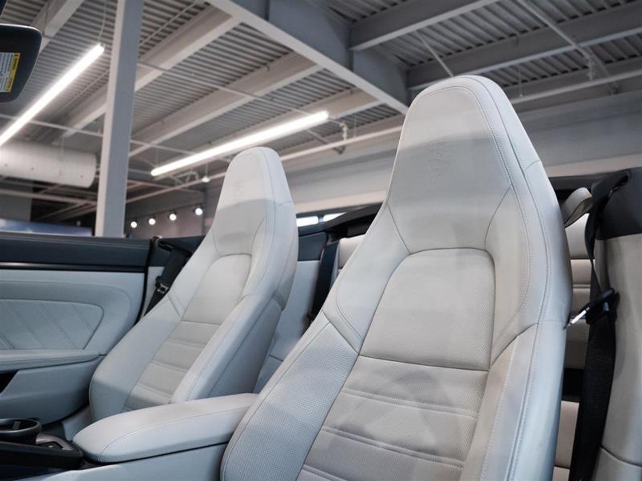 2023 Porsche 911 Carrera 4 GTS Cabriolet Photo