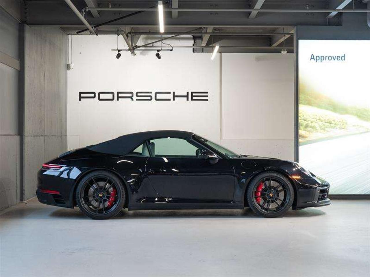 2023 Porsche 911 Carrera 4 GTS Cabriolet Photo