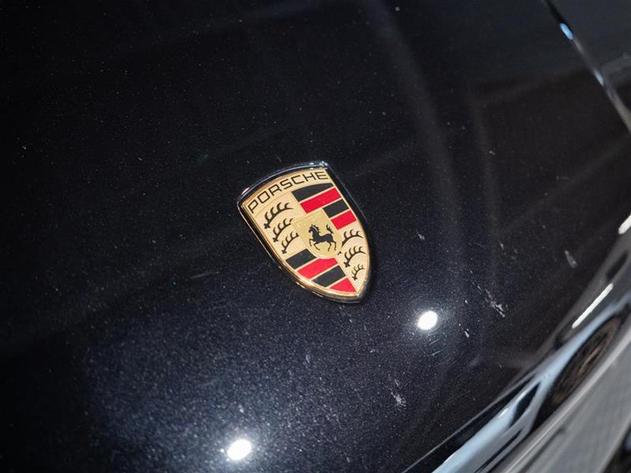 2025 Porsche Macan AWD Photo