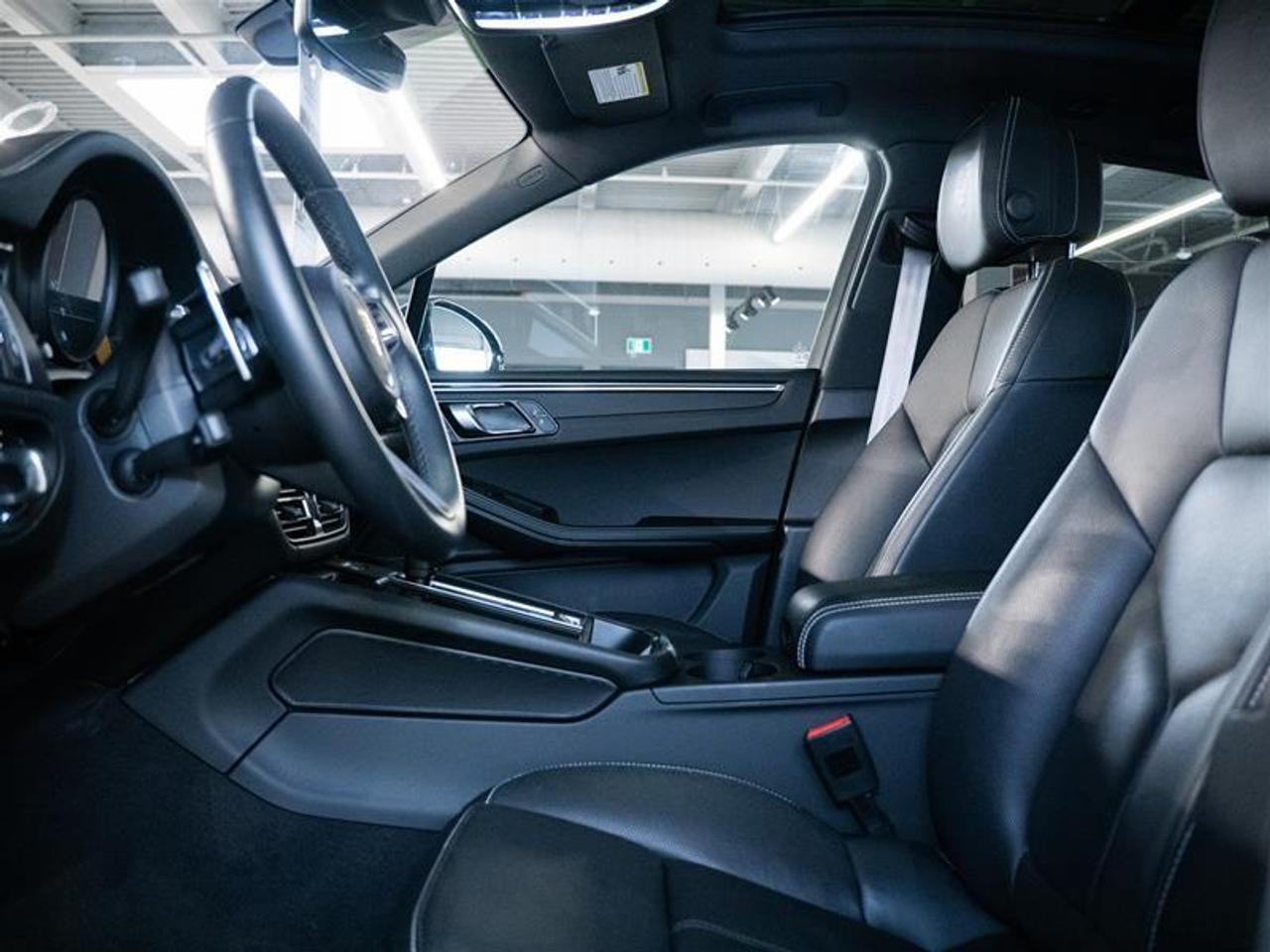 2025 Porsche Macan AWD Photo